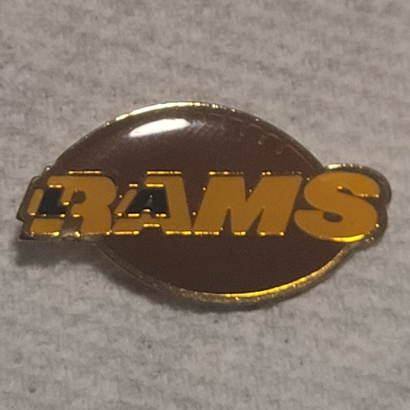 Unocal 76- LA Rams Pin - Picture 2 of 4